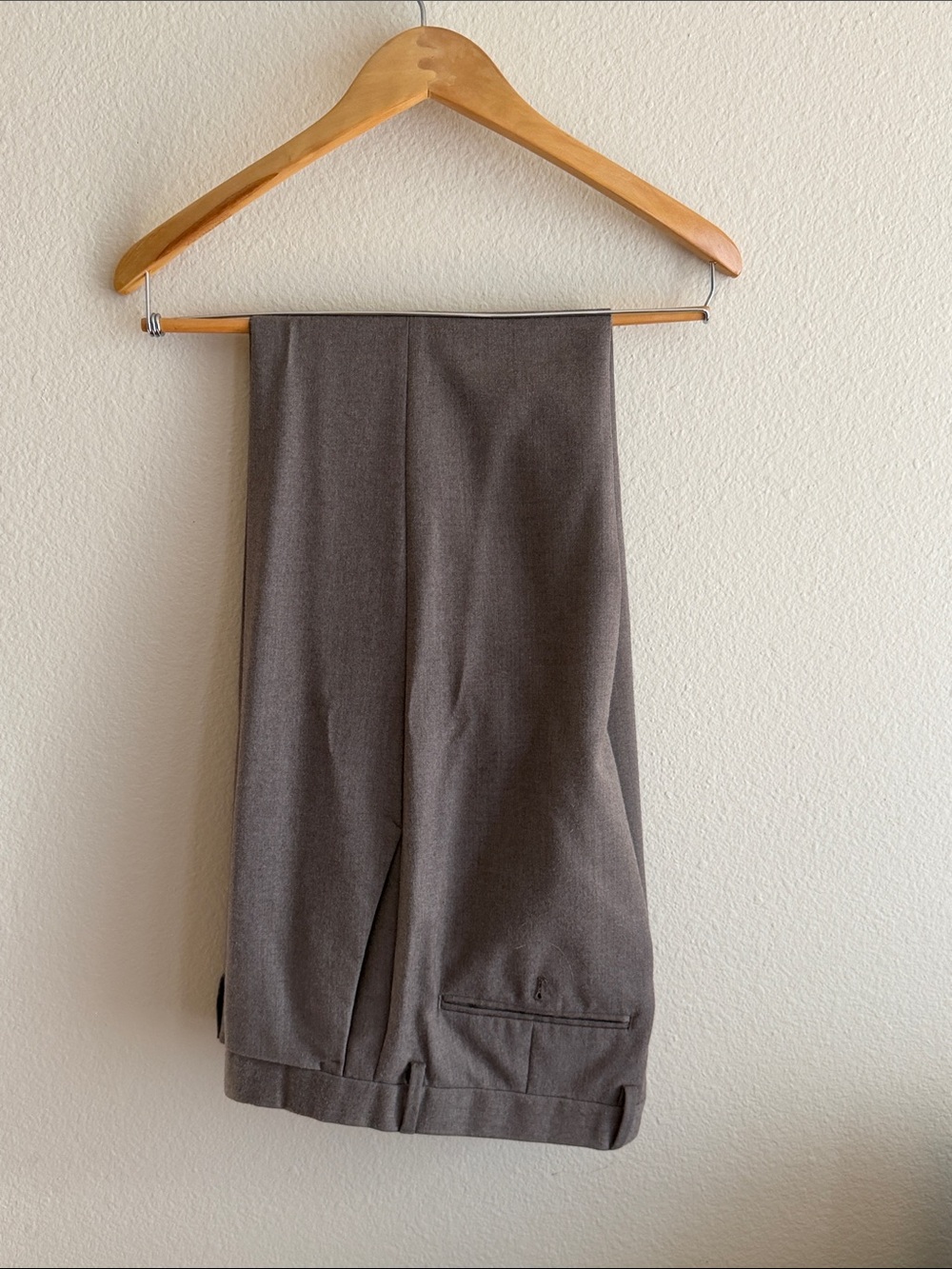 Banana Republic Men's Dress Pants in Light Taupe